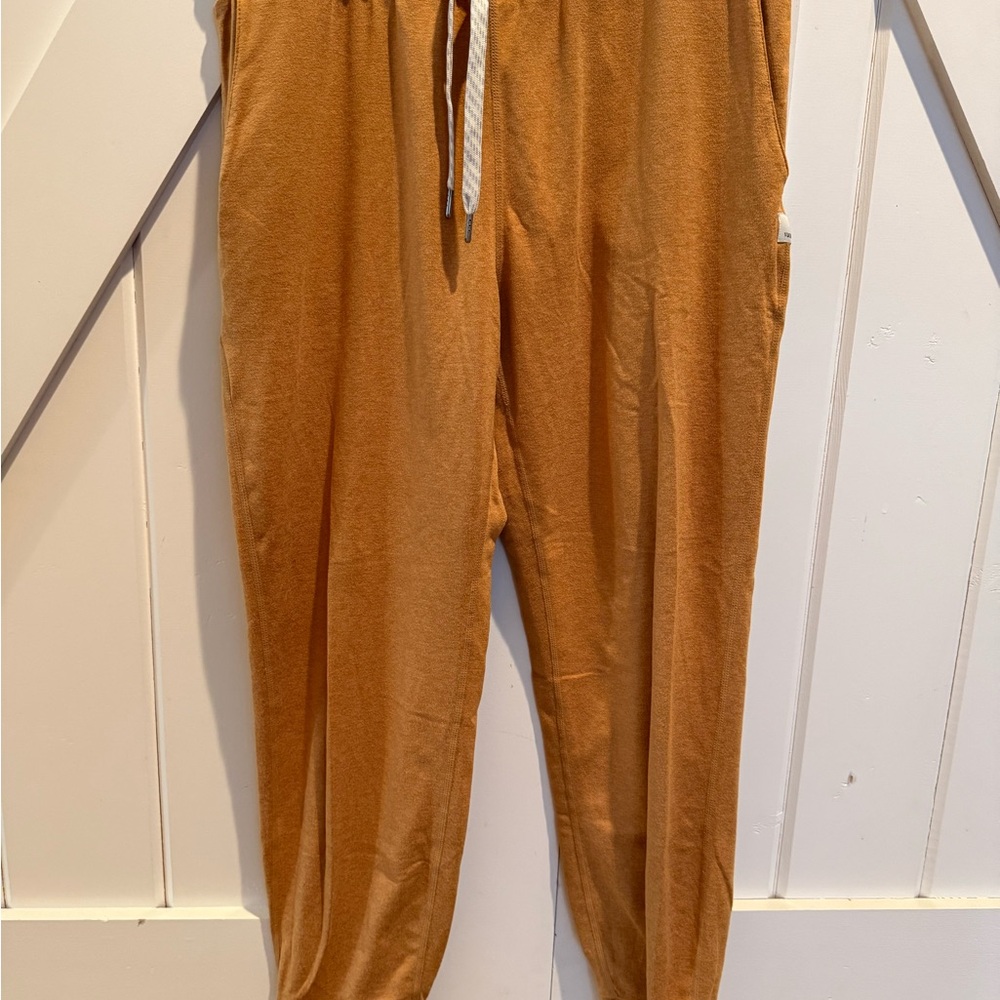 Vuori women’s Joggers